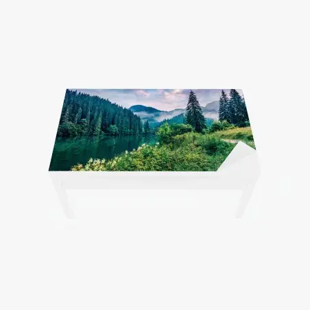 Sticker pour table et bureau aube brumeuse sur le lac Lacu Roșu – Wallnifity®