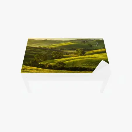 Sticker pour table et bureau collines verdoyantes au soleil doré – Wallnifity®