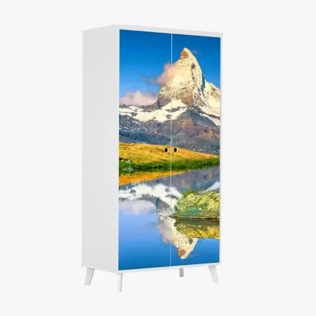Sticker pour armoire reflet du Cervin dans un lac alpin – Wallnifity®