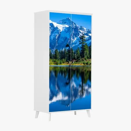 Sticker pour armoire reflets d'un sommet enneigé sur un lac alpin – Wallnifity®