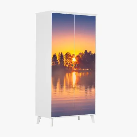 Sticker pour armoire coucher de soleil sur le lac brumeux – Wallnifity®