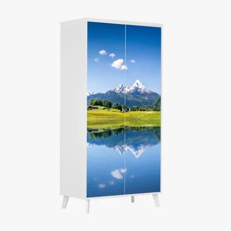 Sticker pour armoire reflet alpin sur un lac tranquille – Wallnifity®