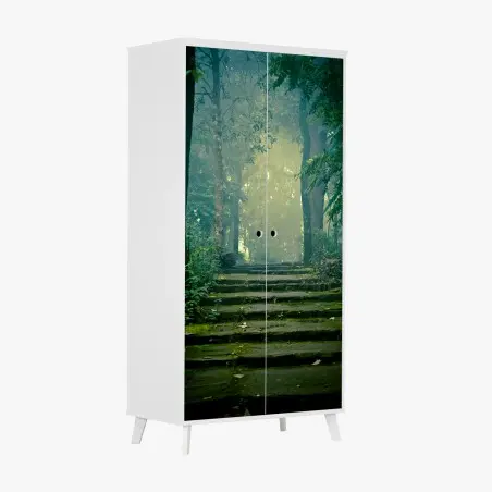 Sticker pour armoire escalier de pierre dans la forêt brumeuse – Wallnifity®
