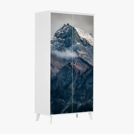 Sticker pour armoire sommet alpin dans la brume – Wallnifity®