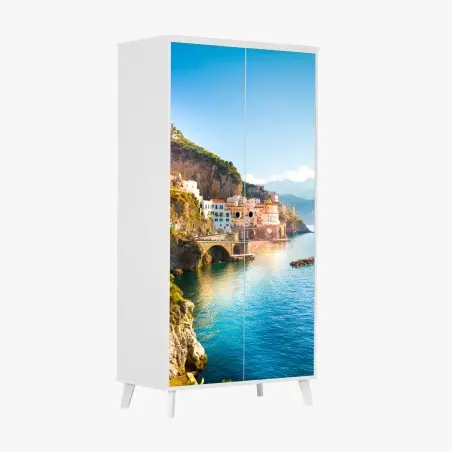 Sticker pour armoire village côtier perché sur falaise au bord de la mer – Wallnifity®