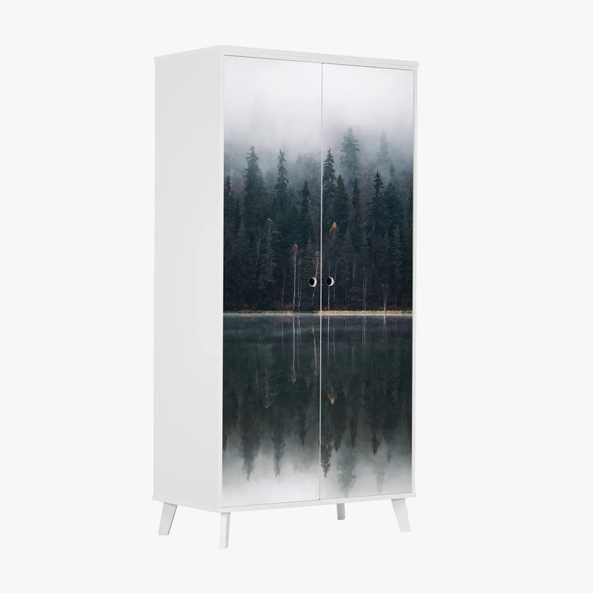 Sticker pour armoire forêt brumeuse au bord du lac, reflet apaisant – Wallnifity® Sticker pour armoire forêt brumeuse au bord du lac, reflet apaisant – Wallnifity®
