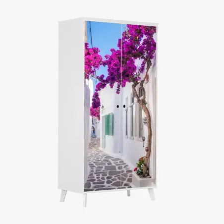 Sticker pour armoire ruelle blanche ensoleillée au bougainvillier – Wallnifity®