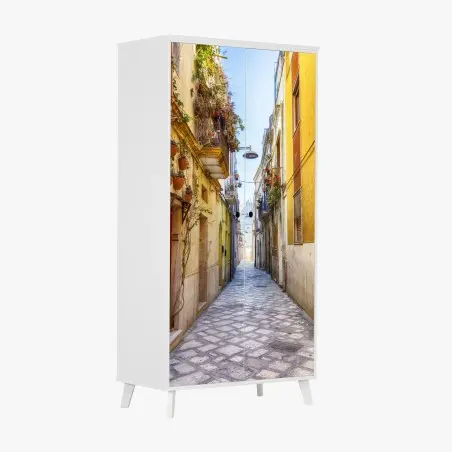 Sticker pour armoire ruelle ensoleillée du centre ancien de Brindisi – Wallnifity®