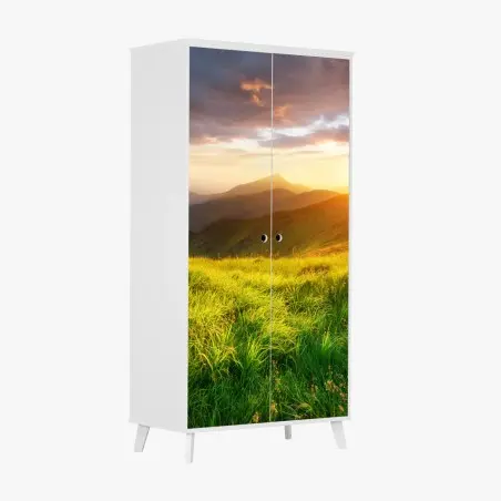 Sticker pour armoire aube dorée dans la vallée montagneuse – Wallnifity®