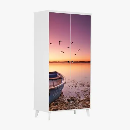 Sticker pour armoire bateau au crépuscule sur lac tranquille – Wallnifity®