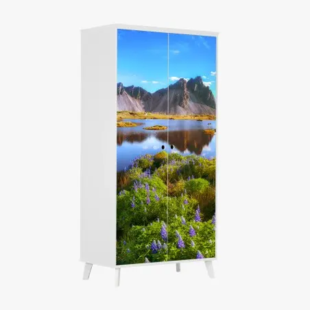 Sticker pour armoire prairie de lupins au bord de la lagune de Stokksnes, Vestrahorn – Wallnifity®