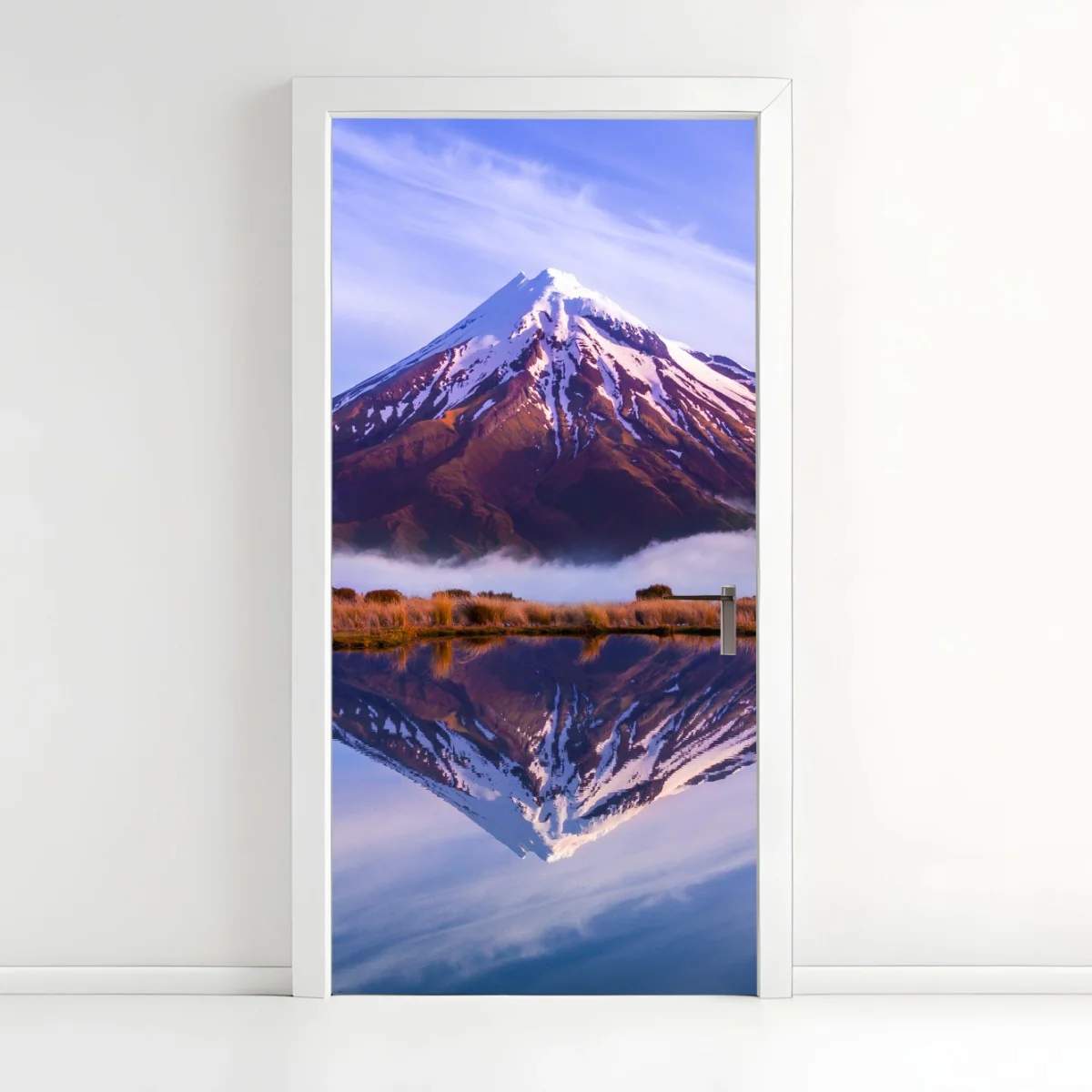 Sticker pour porte reflet montagneux au crépuscule – Wallnifity® Sticker pour porte reflet montagneux au crépuscule – Wallnifity®