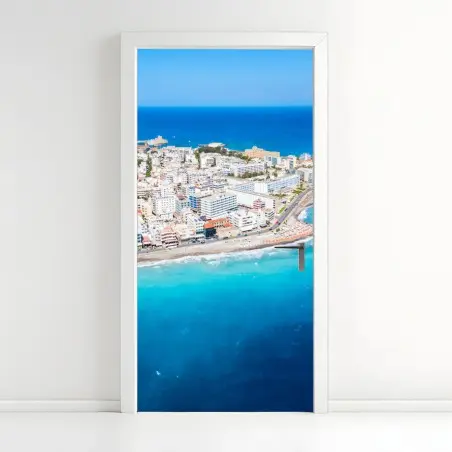 Sticker pour porte vue aérienne panoramique de la plage de Rhodes – Wallnifity®