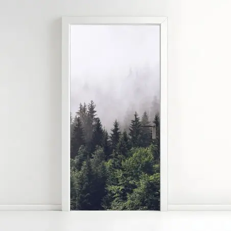 Sticker pour porte brume sur la forêt montagneuse – Wallnifity®