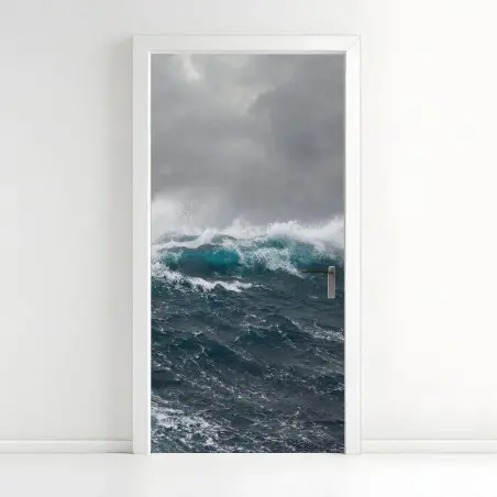 Sticker pour porte vagues déchaînées sous un ciel orageux – Wallnifity®
