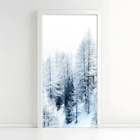 Sticker pour porte paysage hivernal de forêt enneigée – Wallnifity®