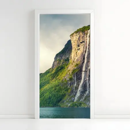 Sticker pour porte affiche murale : cascades du fjord de Geiranger – Wallnifity®