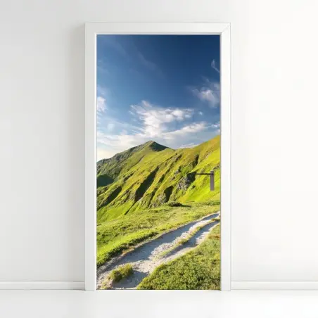 Sticker pour porte sentier de montagne verdoyant – Wallnifity®