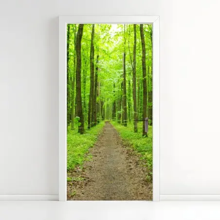 Sticker pour porte sentier verdoyant en forêt au printemps – Wallnifity®