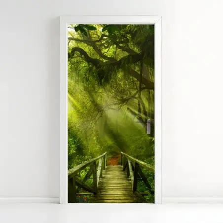 Sticker pour porte chemin en forêt tropicale baigné de lumière – Wallnifity®
