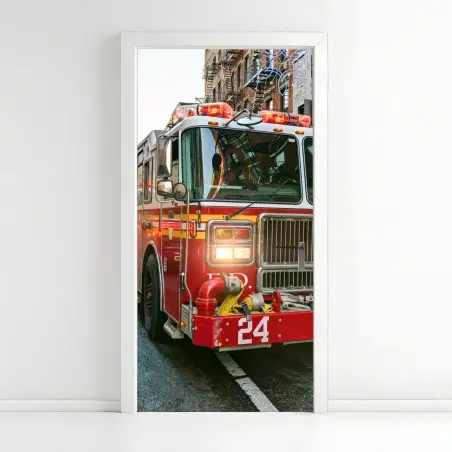 Sticker pour porte camion de pompiers en intervention à New York – Wallnifity®