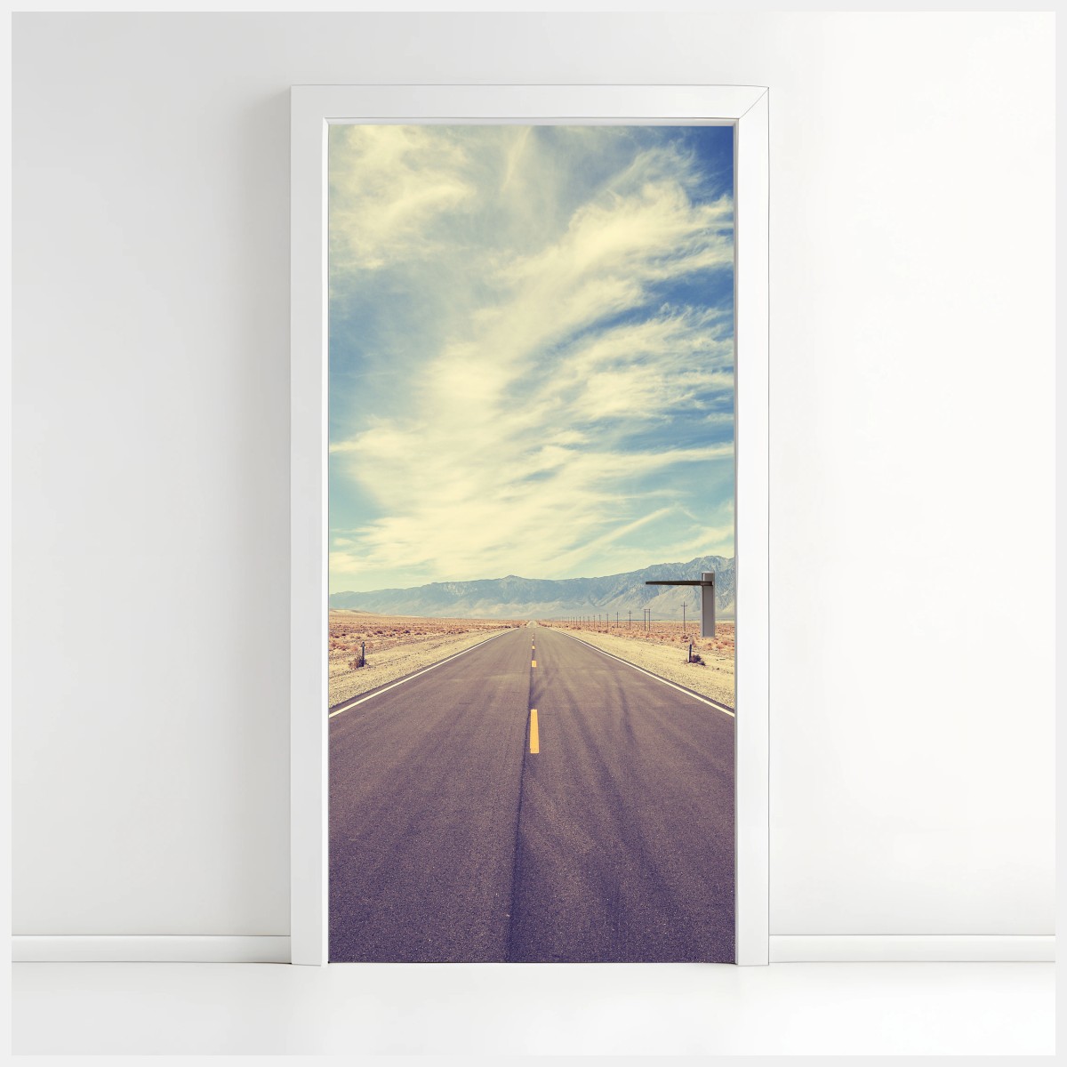 Sticker pour porte route vintage vers l'horizon dans le désert des États-Unis – Wallnifity®