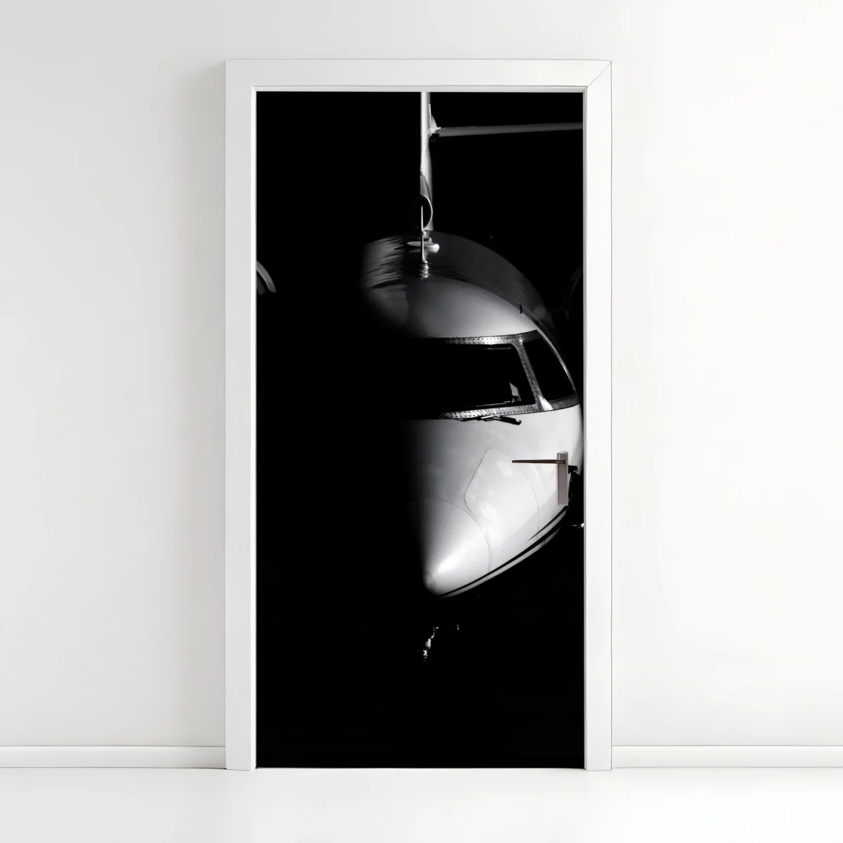 Sticker pour porte portrait minimaliste du nez d'avion en noir et blanc – Wallnifity® Sticker pour porte portrait minimaliste du nez d'avion en noir et blanc – Wallnifity®