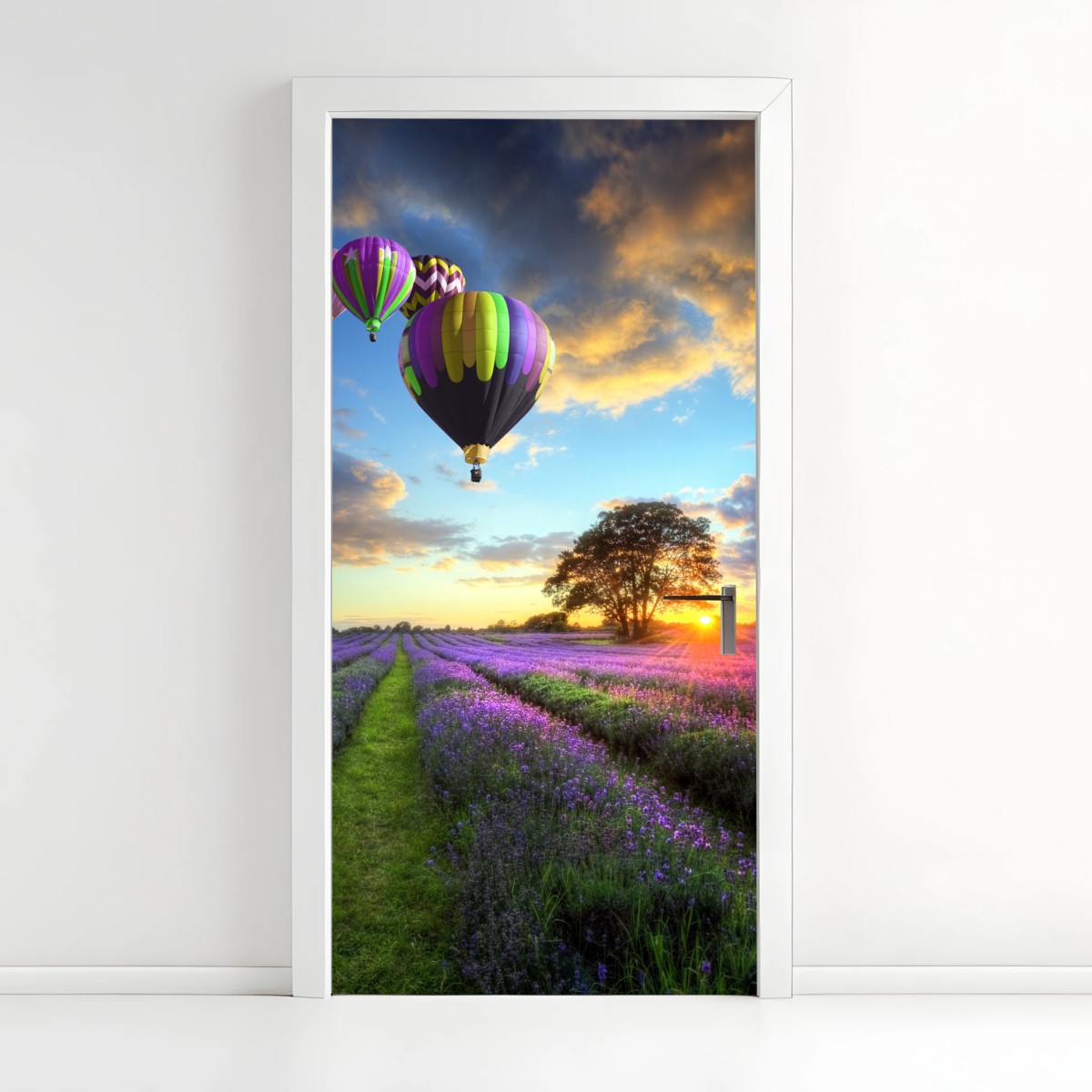 Sticker pour porte coucher de soleil sur champs de lavande et montgolfières – Wallnifity®