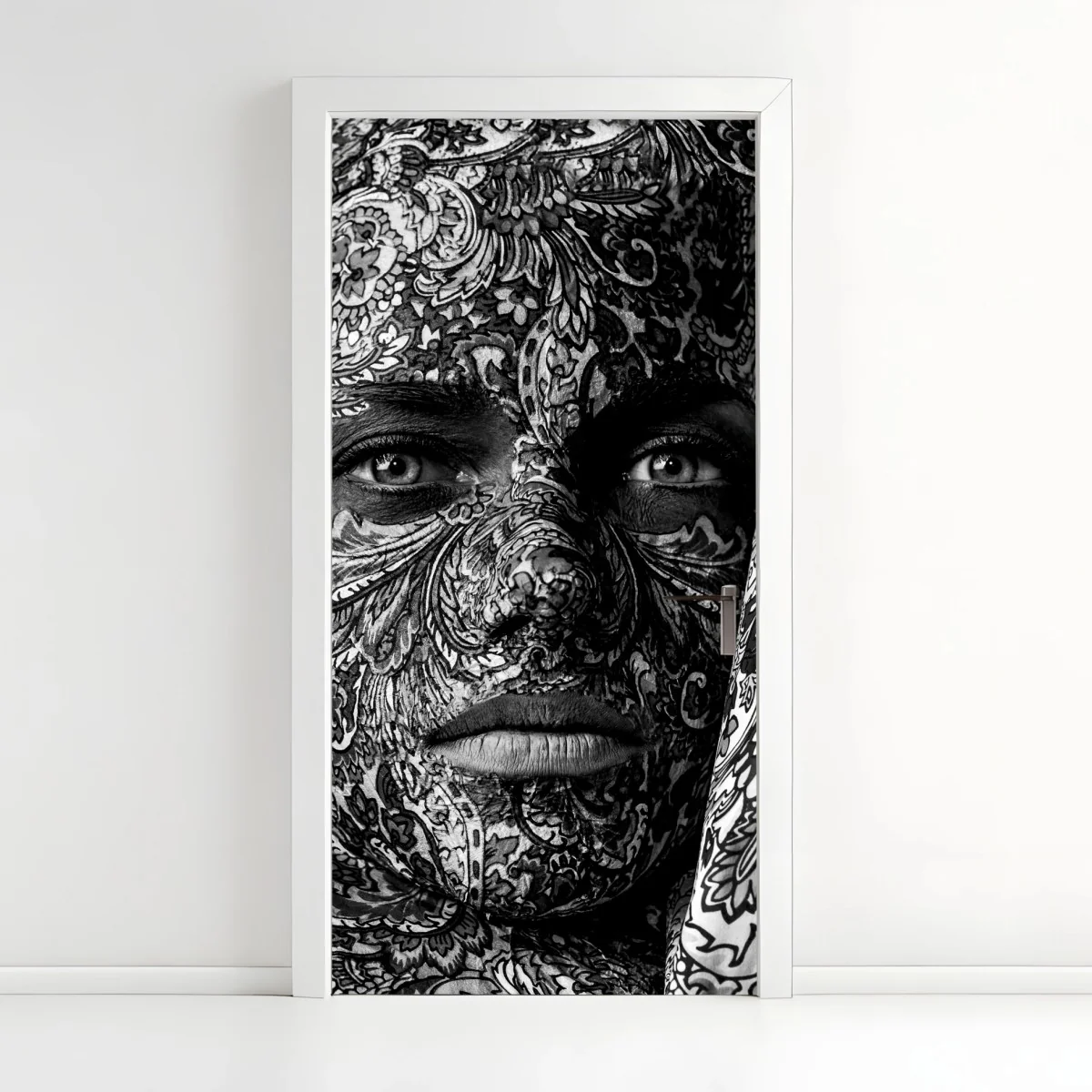 Sticker pour porte portrait ornemental en noir et blanc – Wallnifity® Sticker pour porte portrait ornemental en noir et blanc – Wallnifity®