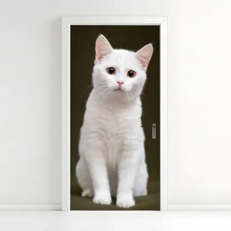Sticker pour porte portrait élégant de chat blanc aux yeux dorés – Wallnifity®