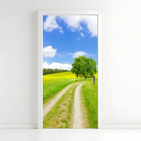 Sticker pour porte chemin bucolique vers l'arbre solitaire – Wallnifity®