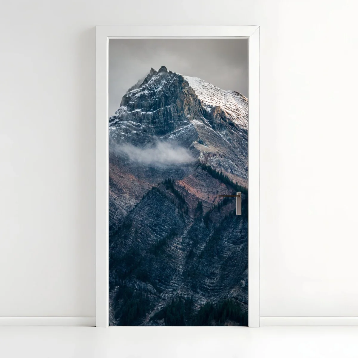 Sticker pour porte sommet alpin dans la brume – Wallnifity® Sticker pour porte sommet alpin dans la brume – Wallnifity®
