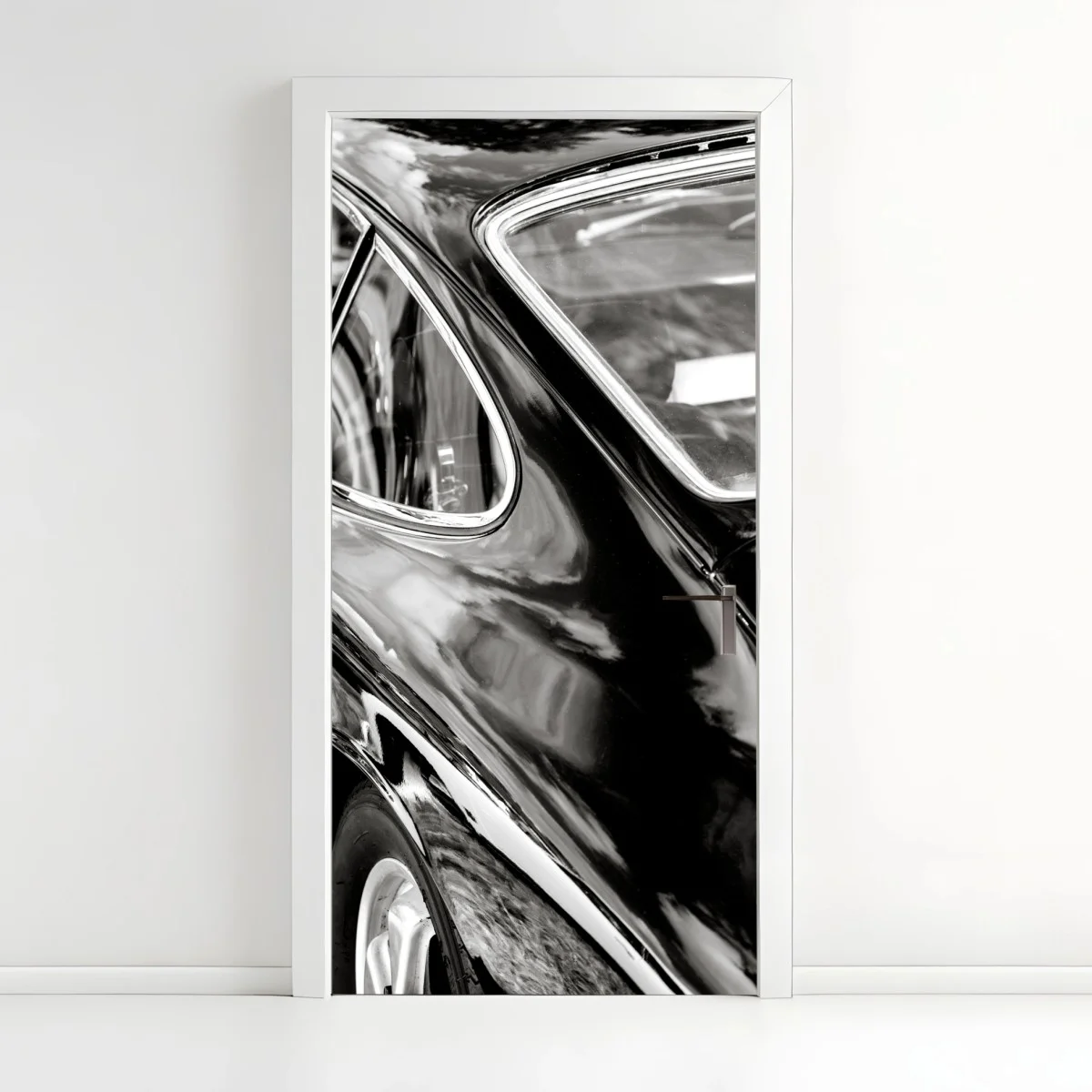 Sticker pour porte élégantes courbes d'une voiture classique en noir et blanc – Wallnifity® Sticker pour porte élégantes courbes d'une voiture classique en noir et blanc – Wallnifity®