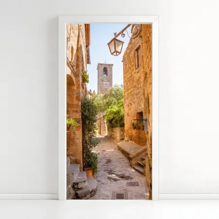 Sticker pour porte ruelle pittoresque à Civita di Bagnoregio – Wallnifity®