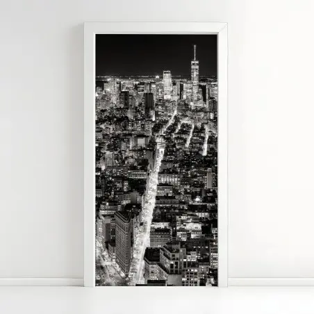 Sticker pour porte vue nocturne de New York en noir et blanc – Wallnifity®