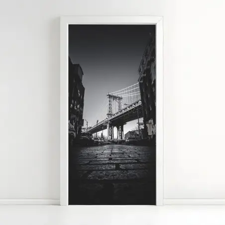 Sticker pour porte vue urbaine du pont Manhattan depuis Dumbo – Wallnifity®