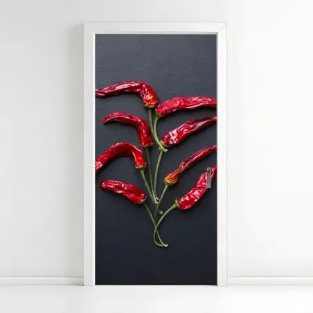 Sticker pour porte arbre de piments rouges séchés sur fond noir – Wallnifity®