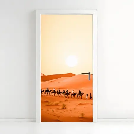Sticker pour porte caravane de chameaux au coucher de soleil dans le désert – Wallnifity®