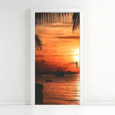 Sticker pour porte coucher de soleil tropical aux silhouettes de bateaux – Wallnifity®