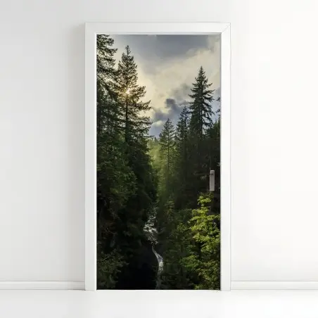 Sticker pour porte paysage forestier: cascade entre les sapins – Wallnifity®
