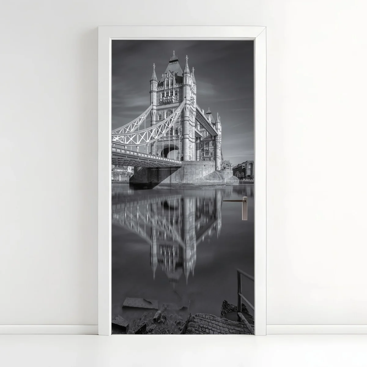 Sticker pour porte reflet majestueux du pont de Londres – Wallnifity® Sticker pour porte reflet majestueux du pont de Londres – Wallnifity®
