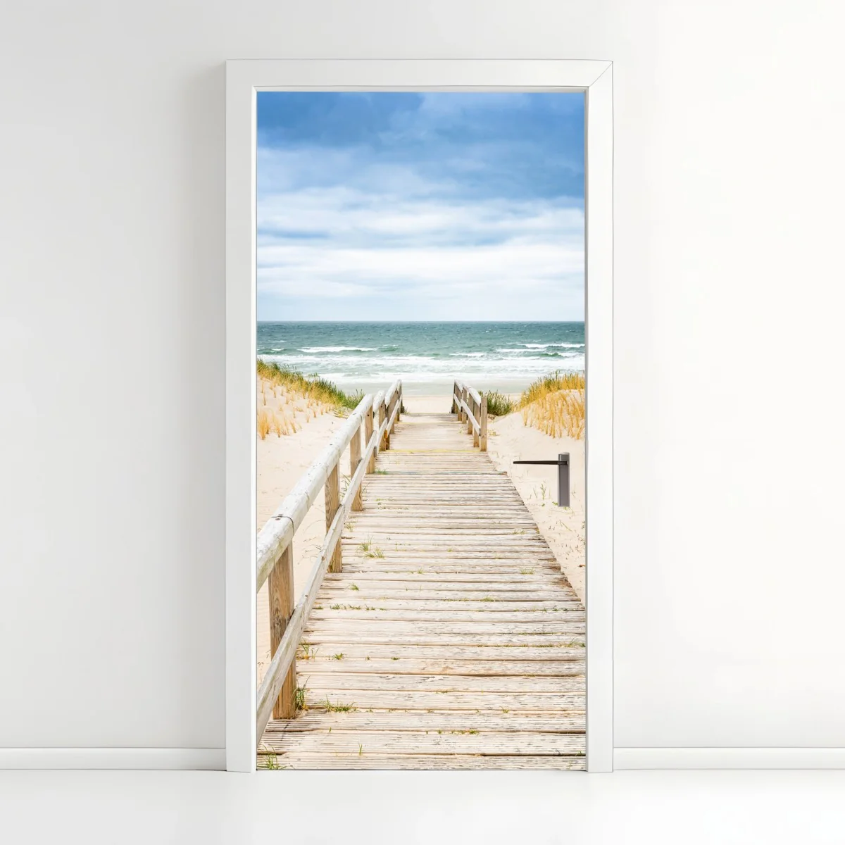 Sticker pour porte passerelle en bois vers la plage à Sylt – Wallnifity® Sticker pour porte passerelle en bois vers la plage à Sylt – Wallnifity®