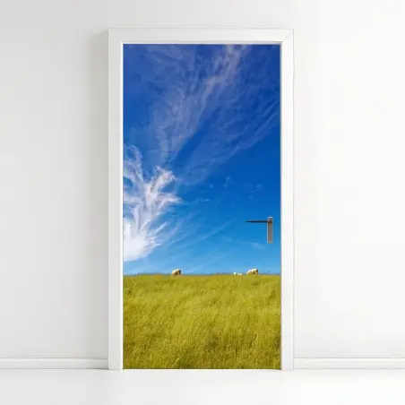 Sticker pour porte paysage pastoral sous ciel d'azur – Wallnifity®