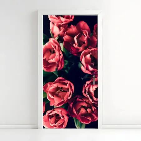 Sticker pour porte bouquet de tulipes corail sur fond sombre – Wallnifity®