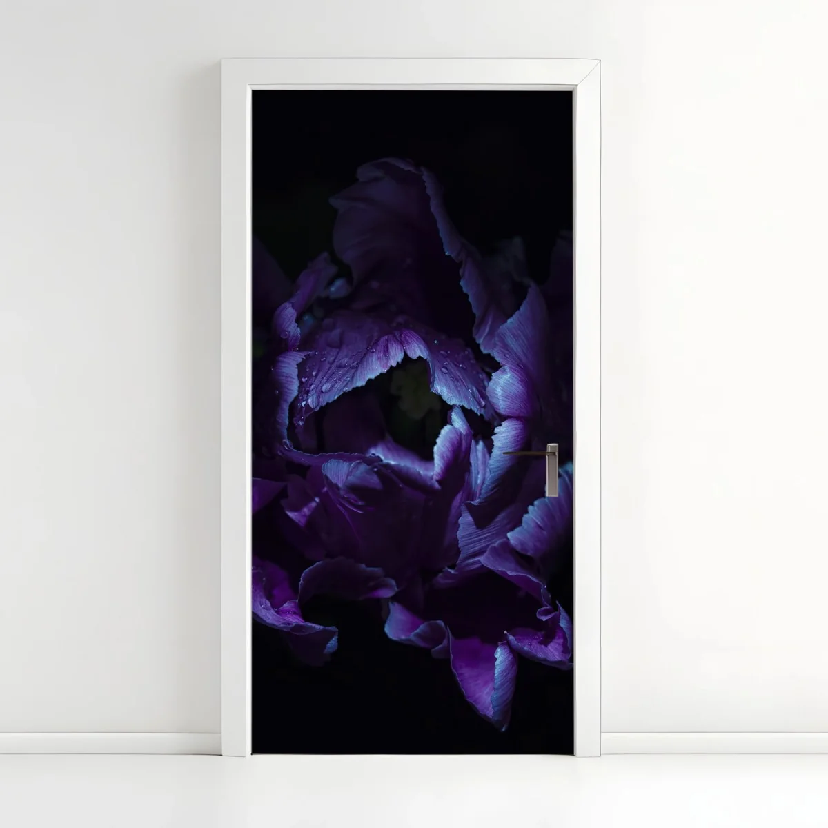 Sticker pour porte élégance violette : tulipe sous lumière ultraviolette – Wallnifity® Sticker pour porte élégance violette : tulipe sous lumière ultraviolette – Wallnifity®