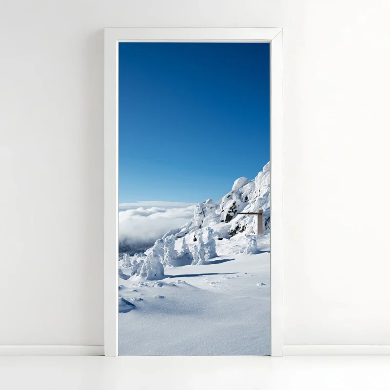 Sticker pour porte panorama hivernal au sommet enneigé – Wallnifity®