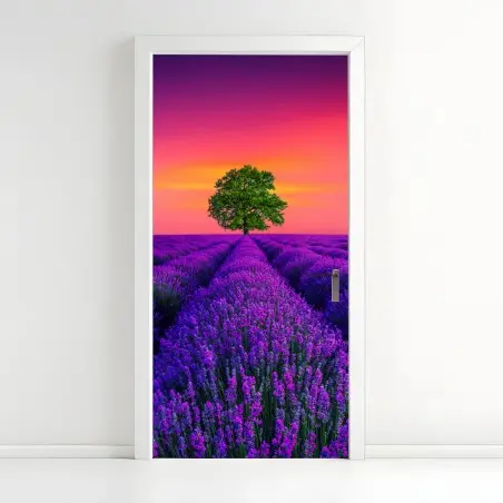 Sticker pour porte champ de lavande et arbre solitaire au coucher de soleil – Wallnifity®