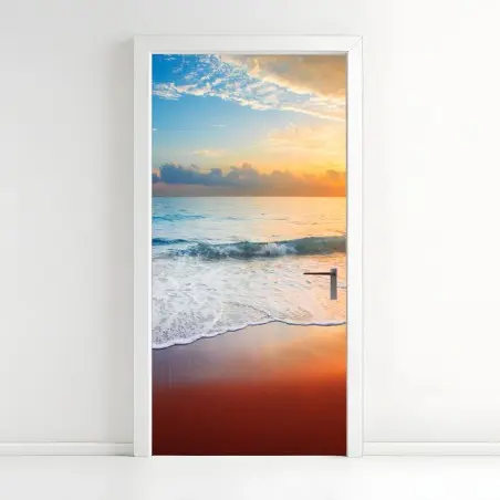 Sticker pour porte coucher de soleil sur une plage tranquille – Wallnifity®