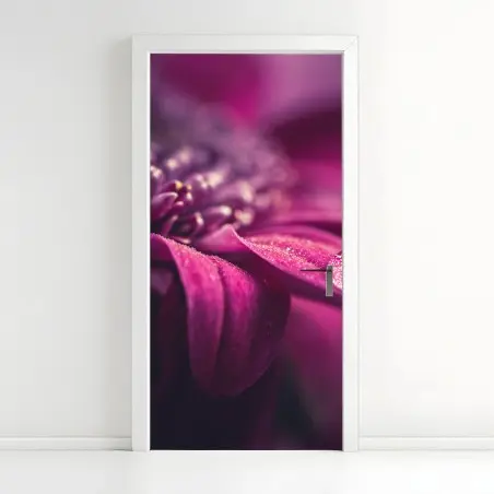 Sticker pour porte goutte de rosée sur pétale pourpre – Wallnifity®