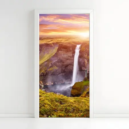 Sticker pour porte cascade majestueuse de Haifoss en Islande au coucher de soleil – Wallnifity®